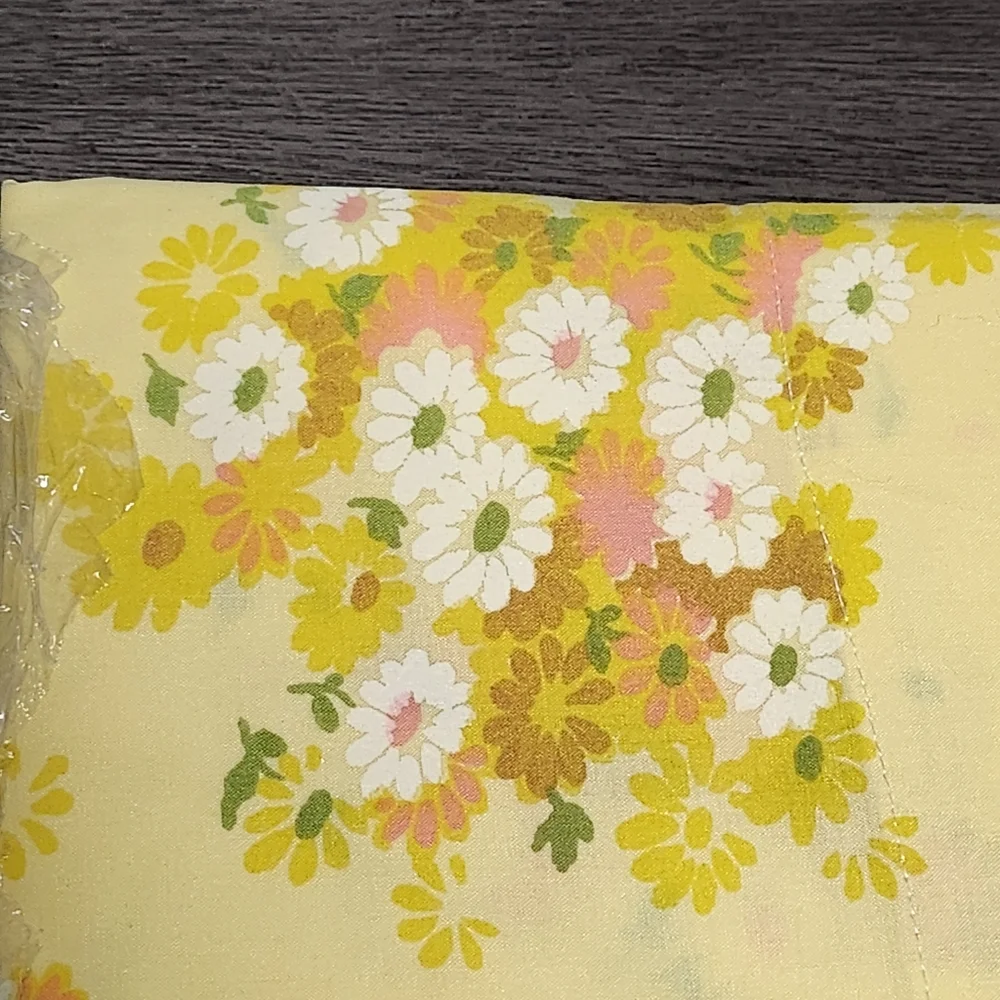 PACIFIC Miracle Pillow Cases Standard Yellow Floral Vintage 2pc Cottagecore 70s